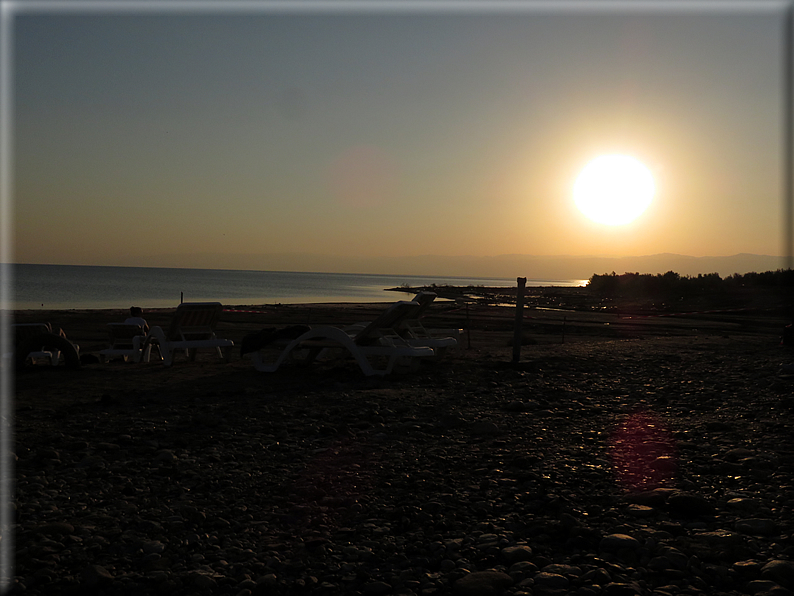 foto Tramonto sul Mar Morto